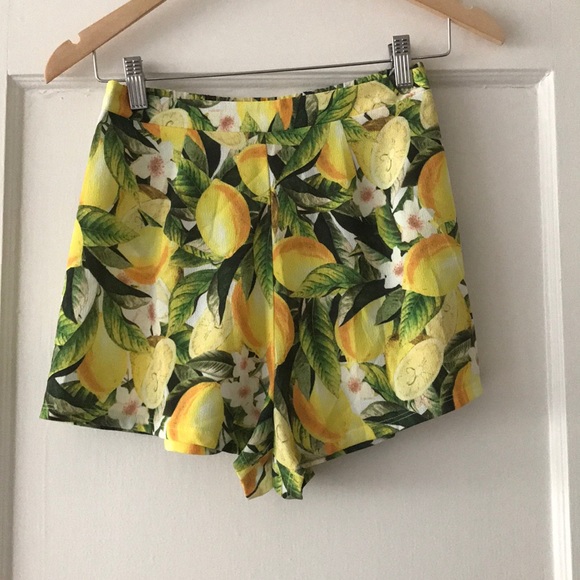 Show Me Your MuMu Pants - NWOT 🍋 Show me Your Mumu lemon high rise shorts